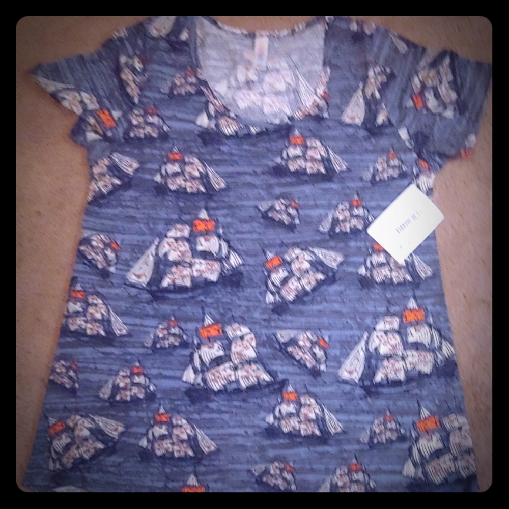 Lularoe Classic t 🦄🦄ships!🦄